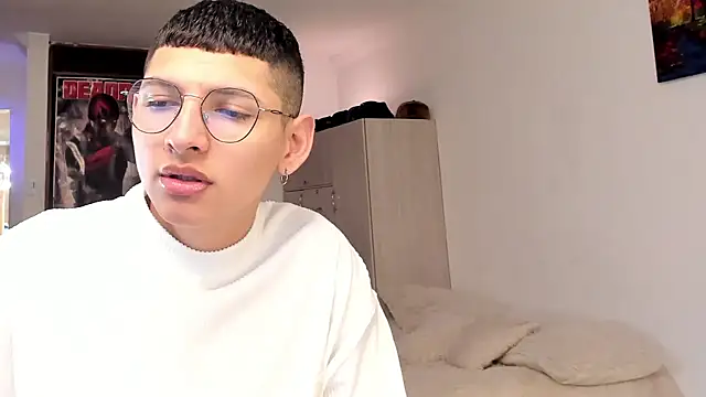 a lejandro 0 8 online show from December 2024 07:42:01 PM