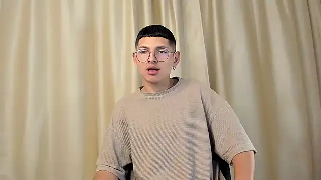 a lejandro 0 8 online show from January 2025 05:05:01 AM