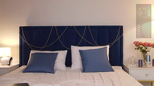 Snapshot of MilaDemies chatting on January 2025 04:48:02 AM MilaDemies online show from January 2025 04:48:02 AM