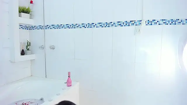 Snapshot of EmmilyCollson chatting on January 2025 05:10:02 PM EmmilyCollson online show from January 2025 05:10:02 PM