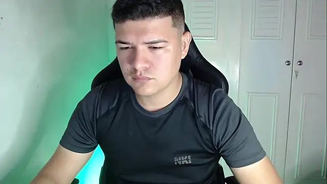 Plug Control online show from September 2025 03:14:01 PM