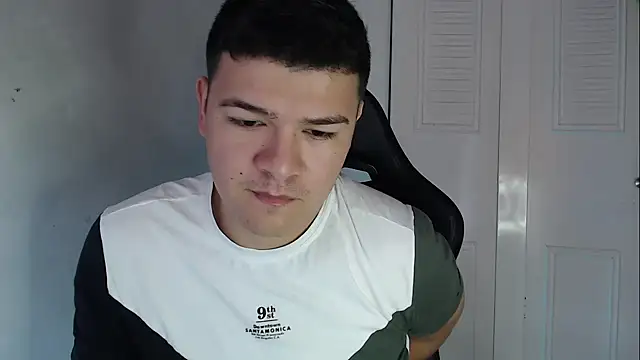 Plug Control online show from September 2025 03:50:02 PM