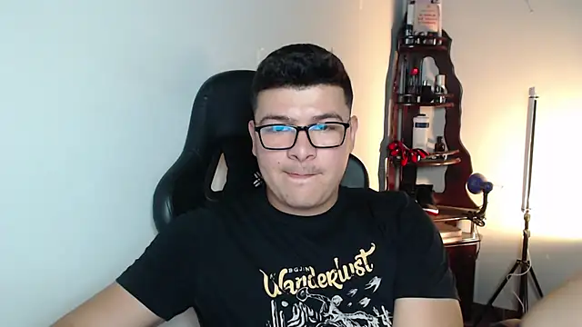 Snapshot of Plug_Control chatting on February 2026 09:16:01 PM Plug Control online show from February 2026 09:16:01 PM