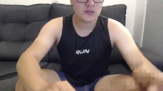 Snapshot of Plug_Control chatting on May 2026 11:21:01 PM Plug Control online show from May 2026 11:21:01 PM