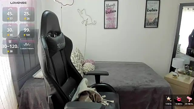 Amy joones online show from March 2025 01:29:02 PM