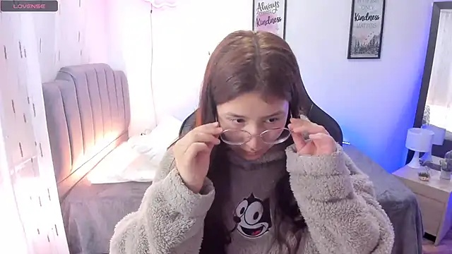 Amy joones online show from March 2025 01:40:02 PM