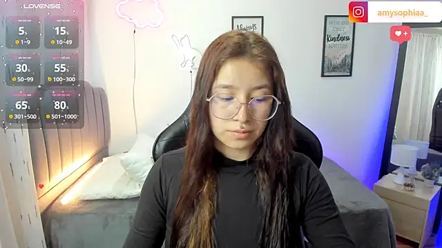 Amy joones online show from March 2025 11:11:02 AM