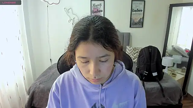 Amy joones online show from September 2025 12:17:01 PM