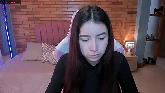 Amy joones online show from May 2026 12:02:02 PM