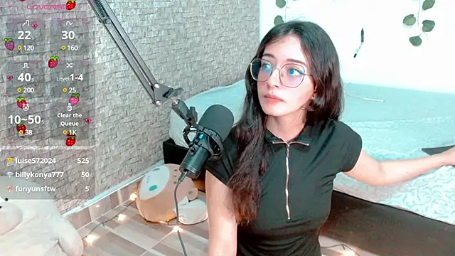 Snapshot of emma_unu chatting on February 2025 05:16:01 AM emma unu online show from February 2025 05:16:01 AM