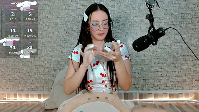 Snapshot of emma_unu chatting on April 2026 03:18:02 AM emma unu online show from April 2026 03:18:02 AM