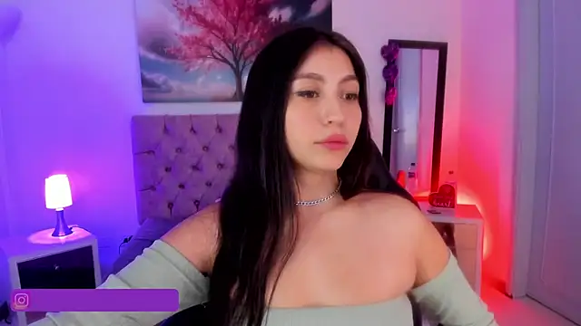 Julianaa Castro  online show from March 2025 11:51:01 AM