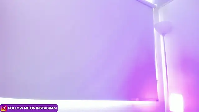 Julianaa Castro  online show from March 2025 02:55:02 PM