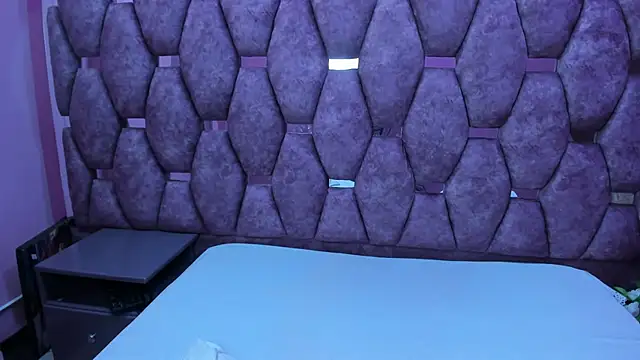 AlaSmith online show from November 2025 02:03:01 AM