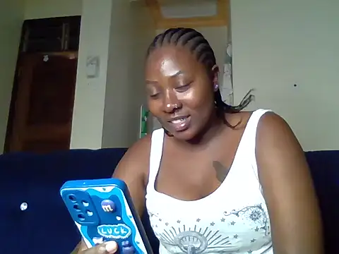 Snapshot of choco_dimples chatting on February 2025 05:50:01 PM choco dimples online show from February 2025 05:50:01 PM