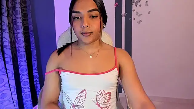 CandyLatinHott online show from December 2025 01:33:02 AM