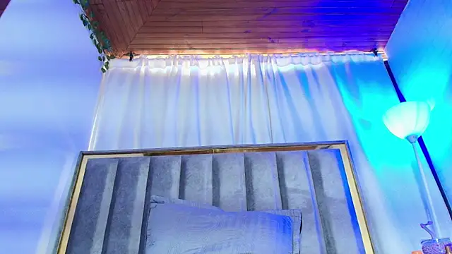 Eda Bonne online show from November 2025 12:42:01 PM