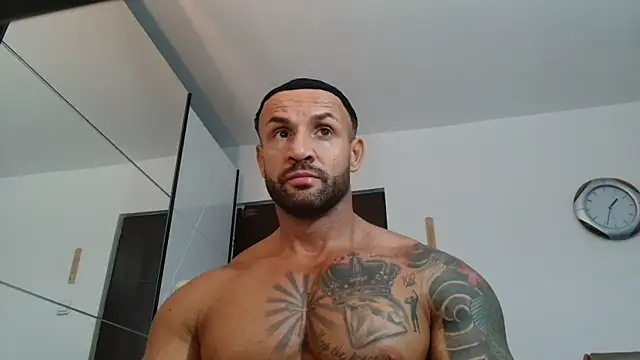 Magnificmuscles89 online show from June 2026 10:33:02 PM