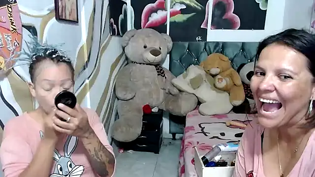 manzanahot9 online show from September 2025 07:03:02 PM