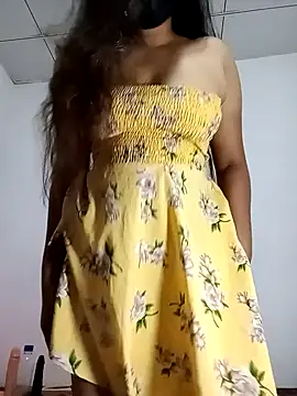 SLZAARA online show from February 2026 08:43:01 PM