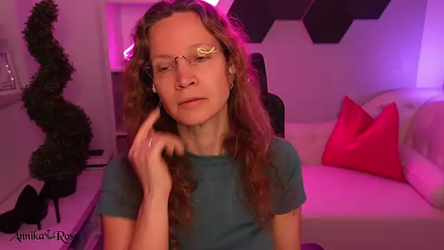 AnnikaRose online show from February 2026 10:40:02 AM