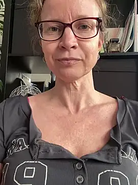 AnnikaRose online show from April 2026 12:41:01 PM