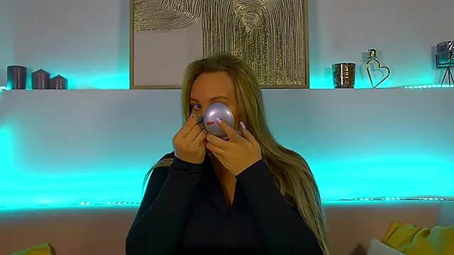 MariaNeumann online show from February 2025 12:44:02 PM