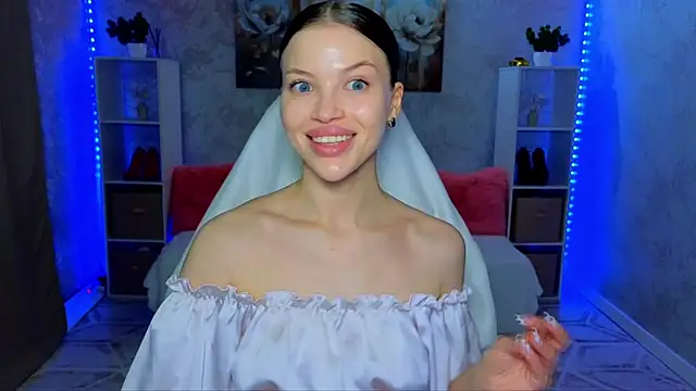 Snapshot of EmmyMills chatting on April 2026 08:40:01 PM EmmyMills online show from April 2026 08:40:01 PM