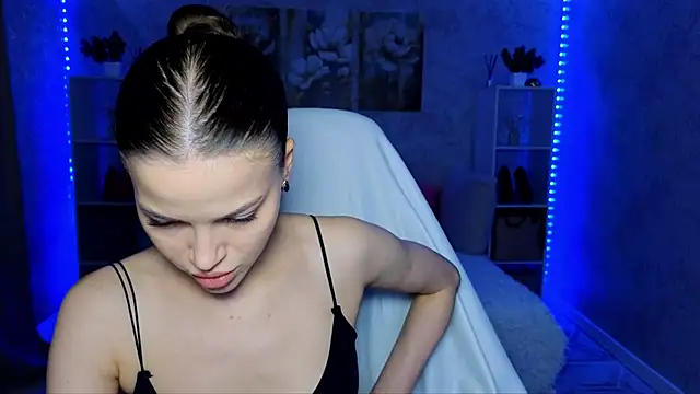 Snapshot of EmmyMills chatting on May 2026 07:26:02 PM EmmyMills online show from May 2026 07:26:02 PM
