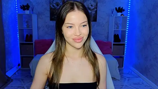 Snapshot of EmmyMills chatting on June 2026 09:20:02 PM EmmyMills online show from June 2026 09:20:02 PM