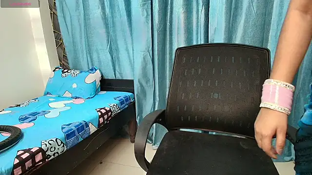 Snapshot of Cute-Russian chatting on September 2025 04:12:02 AM Cute-Russian online show from September 2025 04:12:02 AM