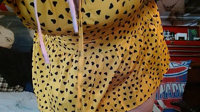 Snapshot of cosmicjones chatting on October 2025 05:29:02 AM cosmicjones online show from October 2025 05:29:02 AM