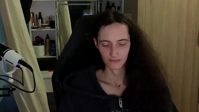 MemiKouki online show from February 2026 02:56:02 PM