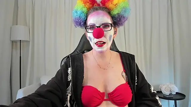 Snapshot of SaraDesirexo chatting on February 2026 05:46:02 PM SaraDesirexo online show from February 2026 05:46:02 PM