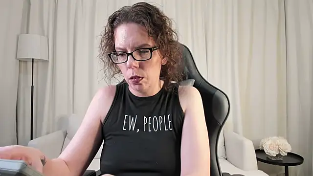 Snapshot of SaraDesirexo chatting on March 2026 02:19:01 AM SaraDesirexo online show from March 2026 02:19:01 AM