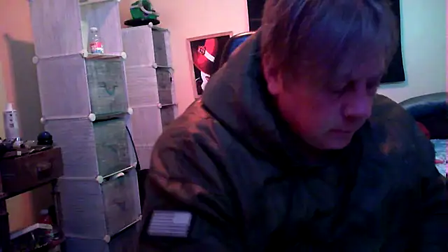 Snapshot of Mic_Oxinner chatting on March 2026 12:23:01 PM Mic Oxinner online show from March 2026 12:23:01 PM