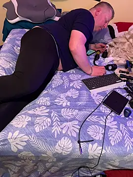 Snapshot of Mic_Oxinner chatting on March 2026 10:08:01 AM Mic Oxinner online show from March 2026 10:08:01 AM