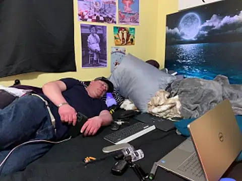 Snapshot of Mic_Oxinner chatting on April 2026 07:20:02 AM Mic Oxinner online show from April 2026 07:20:02 AM