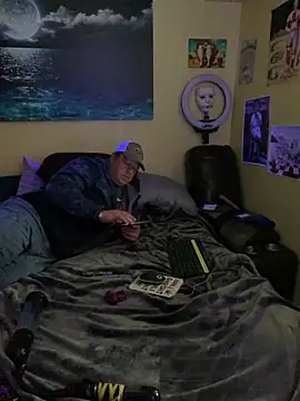 Snapshot of Mic_Oxinner chatting on April 2026 10:27:01 PM Mic Oxinner online show from April 2026 10:27:01 PM