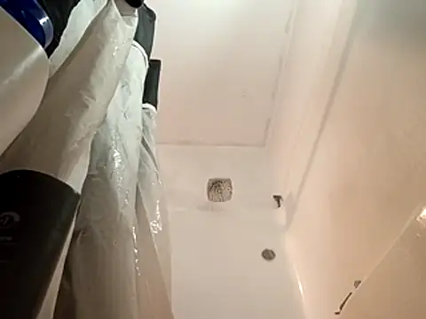 Snapshot of Mic_Oxinner chatting on April 2026 07:44:02 AM Mic Oxinner online show from April 2026 07:44:02 AM