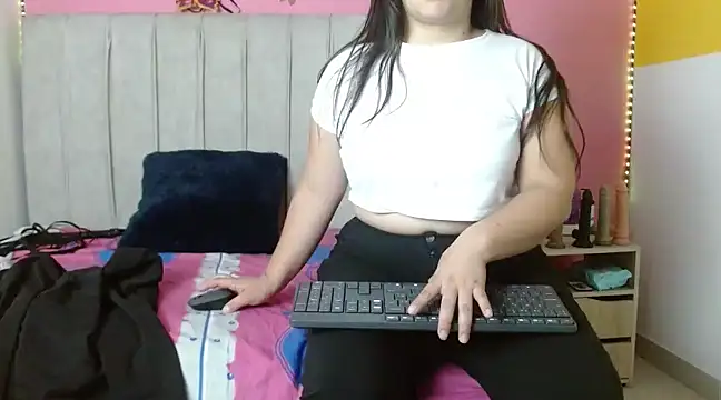 Snapshot of monickhot303av chatting on January 2025 03:34:02 AM monickhot303av online show from January 2025 03:34:02 AM