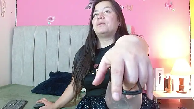 Snapshot of monickhot303av chatting on October 2025 03:39:02 AM monickhot303av online show from October 2025 03:39:02 AM