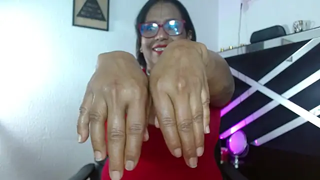 Snapshot of elizabeth_mature23 chatting on May 2026 02:01:02 PM elizabeth mature23 online show from May 2026 02:01:02 PM