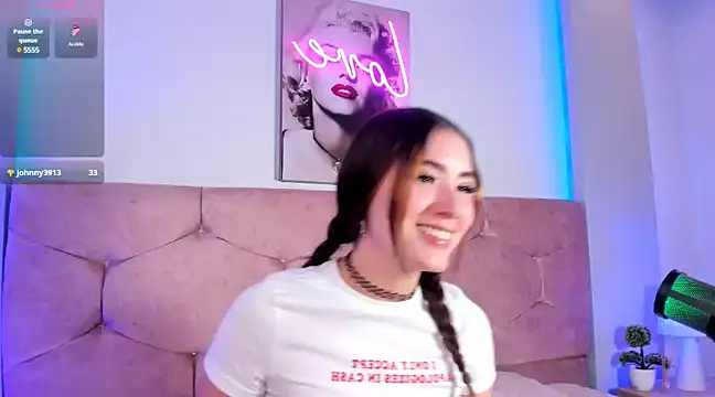 lunar leen online show from February 2025 10:04:02 PM