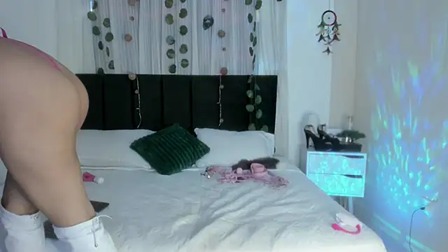 party-naugthysex online show from February 2025 08:30:01 PM