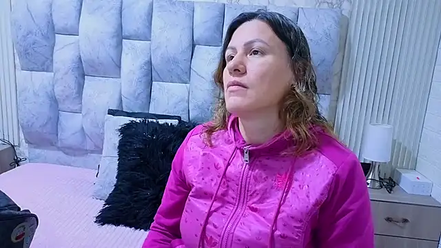 Snapshot of charlotte__G chatting on November 2025 11:33:02 AM charlotte G online show from November 2025 11:33:02 AM