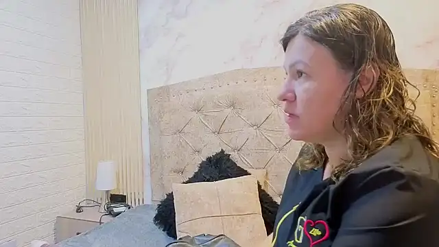 Snapshot of charlotte__G chatting on November 2025 11:21:02 AM charlotte G online show from November 2025 11:21:02 AM