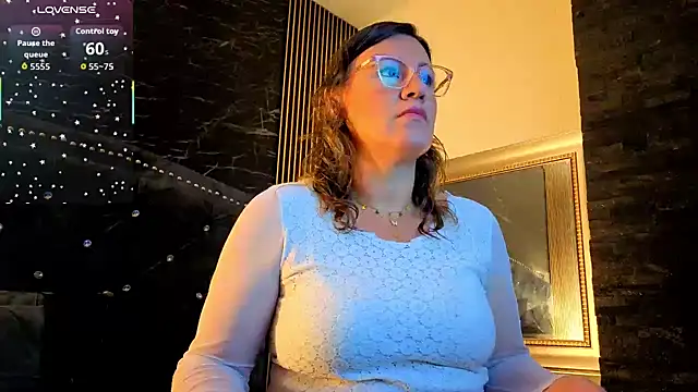 Snapshot of charlotte__G chatting on November 2025 12:11:02 PM charlotte G online show from November 2025 12:11:02 PM