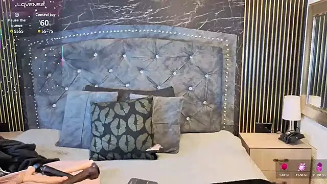 charlotte  G online show from January 2026 11:01:02 AM