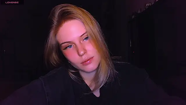 Snapshot of VoluptuousDreams chatting on February 2025 04:09:02 PM VoluptuousDreams online show from February 2025 04:09:02 PM